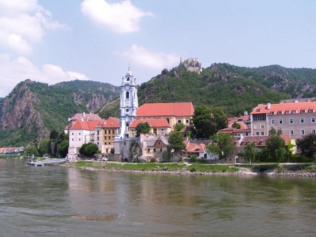 Faszination Donau Ökumenische Flusskreuzfahrt vom 21. 27. September 2018 Die Donau, zweitlängster Fluss Europas, durchfließt auf ihrem Lauf zehn Länder so viele wie kein anderer Fluss der Welt.