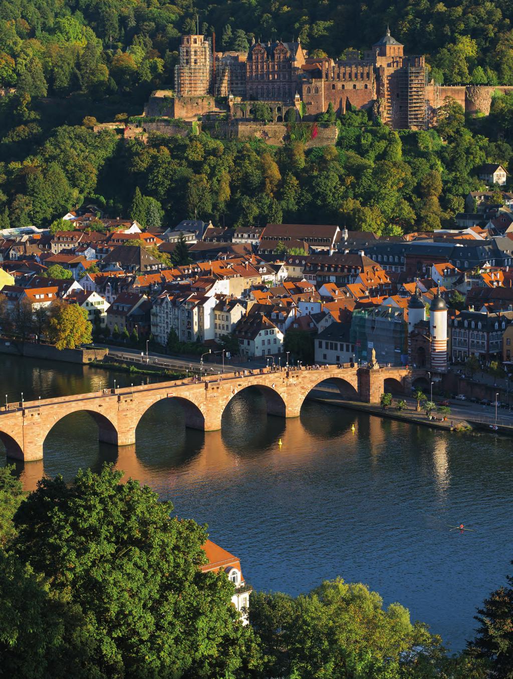STUDIEREN IN HEIDELBERG Tradition trifft Zukunft! Heidelberg gilt als eine der schönsten Städte Deutschlands.