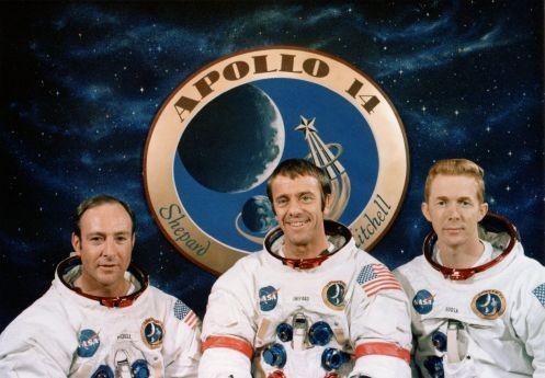 Crew von Apollo 14 Edgar D. Mitchell Edgar Mitchell flog am 31. Januar 1971 mit Apollo 14 zum Mond. Dies war die offizielle 3.