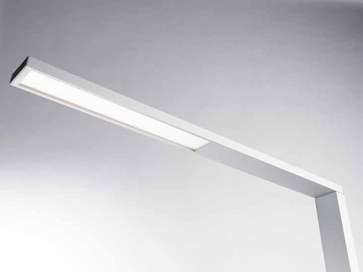 Schlanke LED Stehleuchte aus luminiumprofil Oberfläche eloxiert oder weiß pulverbeschichtet bdeckung mit hochtransparenter Mikroprismenoptik Getrennt schaltbar, dimmbarer Taster oder Lichtsensor