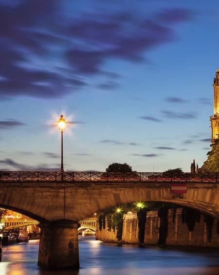 ÎLE DE LA CITÉ, RIVE DROITE Notre-Dame bildet nicht nur das Zentrum von Paris: Hier liegt der Mittelpunkt von ganz Frankreich, jenes imaginäre Fadenkreuz, von dem aus alle Entfernungen im Hexagon