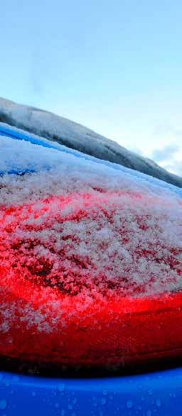 LAPPLAND ON ICE - LEISTUNGEN UND OPTIONEN Lappland Winterfahrtraining Teilnahme im ESC-Fahrzeug, doppelt besetzt, inkl. ESC-Leistungen SMART EUR 1.795,--* (Drei-Tages-Programm) CLASSIC 2.