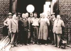 Juli 1962: Neuanfang auf dem Pfannenberg mit 10 Mitarbeitern (2. v.l. Theo Schäfer, r.
