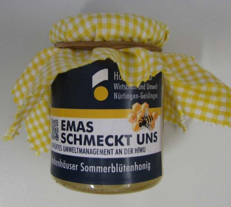 - Honig Der Sommerblütenhonig stammt direkt aus Tachenhausen.