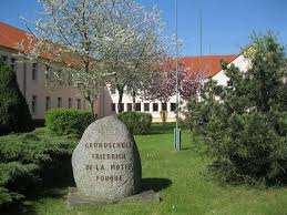 4.2.9 Amt Nennhausen Im Amt Nennhausen gibt es eine Grundschule, die Grundschule "Friedrich de la Motte Fouqué", die sich in Trägerschaft des Amtes Nennhausen befindet.