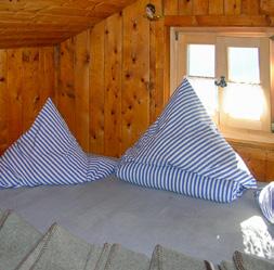 inshütte Zu Gast auf einer Alpenvereinshütte Für einen angenehmen Aufenthalt sind einige Regeln zu beachten: Eigenes Handtuch, Hüttenschlafsack und Hüttenschuhe