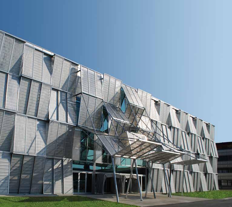ÉCOLE POLYTECHNIQUE FÉDÉRALE DE LAUSANNE, SCHWEIZ Die EPFL gilt als eine der weltbesten Universitäten, die in den letzten 50 Jahren gegründet wurden mit stetig wachsendem Raumbedarf.