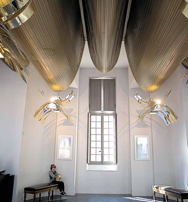 CHÂTEAU DE VERSAILLES, FRANKREICH Mit exklusivem Metallgewebe von GKD hat Dominique Perrault ein modernes Element der Raumgestaltung für den Pavillon Dufour im historischen Schloss Versailles