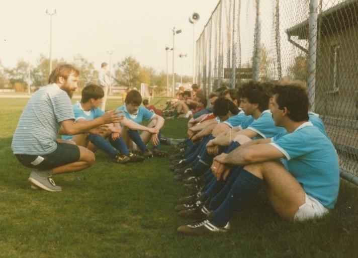 Freundschaftsspiel am Dienstag, 06.05.1986 Dynamo Rostock-Mitte HSG Rostock () HSG: Di.Böttcher R.Schwartz R.Brown, H.Stötzer, H.Lehmann St.Balcerkiewicz, J.Tiedt, A.Kinzel, U.Seidel H.Uecker, T.