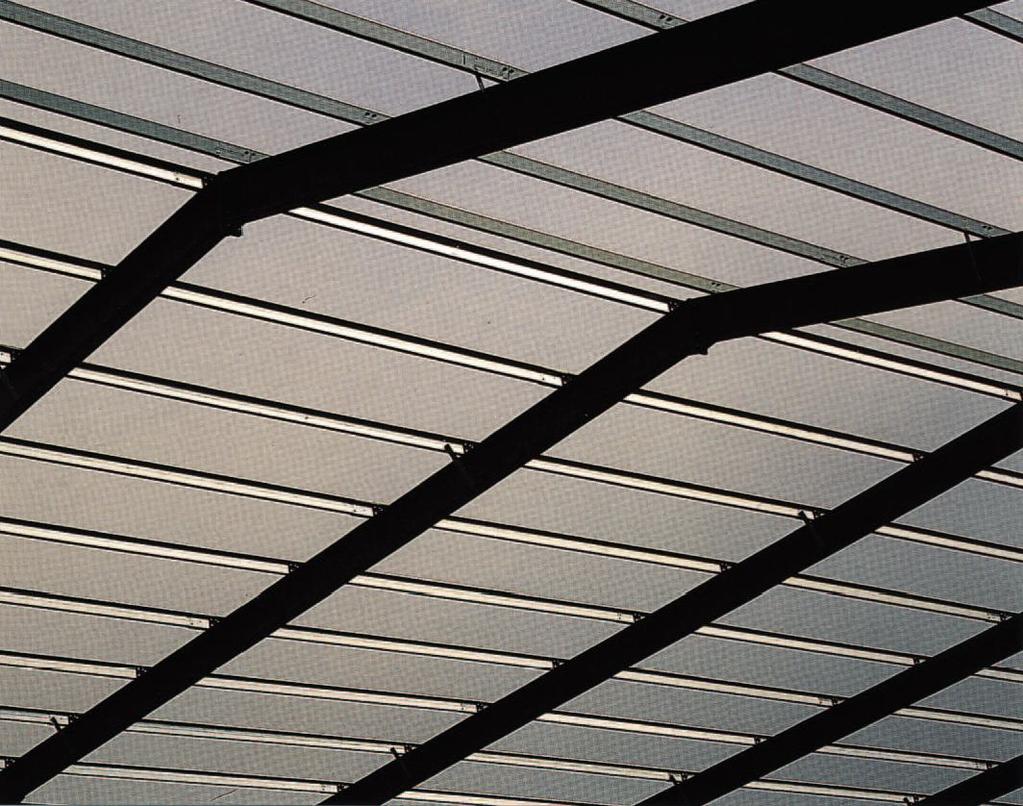 Qualitätssicherung / Material Die Z-Profile mit dem Zubehör dienen hauptsächlich als Pfettensysteme für eine breite Palette von Dächern, wie z.b. ein- oder mehrschalige Trapezprofile, Sandwichelemente, Wellfaserplatten, Trapezprofil-Warmdächer und weitere Bauelemente.