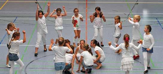 Lehrgang Tanz-Workshop Ort: Zeit: Thema: Referent: Kosten: Anmeldung: Babenhausen, Schulturnhalle 13-17 Uhr Es werden 2 Choreografien für Kindertanz einstudiert. 1. Kindertanz für 6-11 jährige 2.