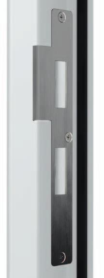 Bei Türen, die für einen E-Öffner vorgerichtet sind, enthalten die Türen ein Schließblech mit modellhaftem E-Öffner, der später gegen einen originalen E-Öffner ausgetauscht werden kann.