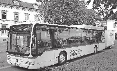 Mit dem Freizeitbus zur Gartenschau nach Sigmaringen Natürlich unterwegs bis Ende September kann man sonntags wieder mit dem beliebten Donautal-Bodensee- Freizeitbus zwischen Sigmaringen und
