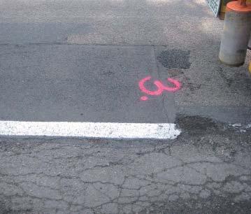 L Fahrbahnoberbau rechts links Bohrkernentnahme/Sondierung Nr. BK BohrkernEntnahmedatum: 5.0.00 L von: LG SachsenAnhalt BV: in SachsenAnhalt Lage zur Straßenachse: re.