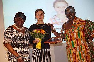 Aktivitäten / Öffentlichkeit (6) Dr. Ina Danquah für ihre Forschungsaktivitäten geehrt, 02. Oktober 2106 Der Verein AGNA - African German Network (http://nanayaaasantewaa.