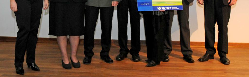 Rech, Marieluise Stumpp und Hans-Peter Michels Erster Preis im Landeswettbewerb der Unfallkasse Rheinland-Pfalz Am 15.12.