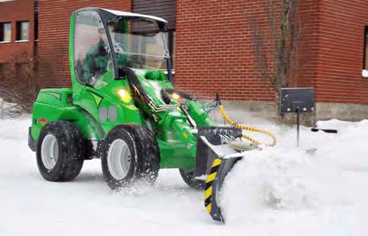 Das Schneeschild 2500 ist konstruiert zur Räumung von Schnee auf großen Flächen, wie Industrieanlagen, Parkplätzen etc.