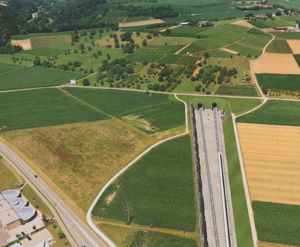 Bereits bei der konstruktiven Gestaltung von Fahrzeugen und Tunneln werden Risiken auf ein Minimum reduziert Fahrzeuge und Tunnel