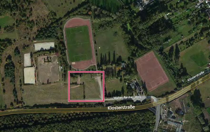 3 Gelände am Sportplatz