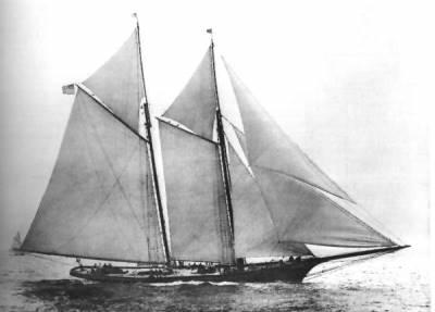 4/13 Wie alles begann Damals, beim ersten Rennen, 1851, segelte die America allen 14 britischen Yachten davon, ein Schock für die Briten, die bis dahin auch beim Segeln die Herrscher der Meere waren.