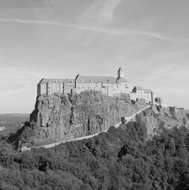 Riegersburg Erlebnisführung Erfahren Sie Wissenswertes über die Burg und ihre Geschichte. Z.B. wie entstand der Berg? Was gibt s es über die Hexenprozesse zu wissen?