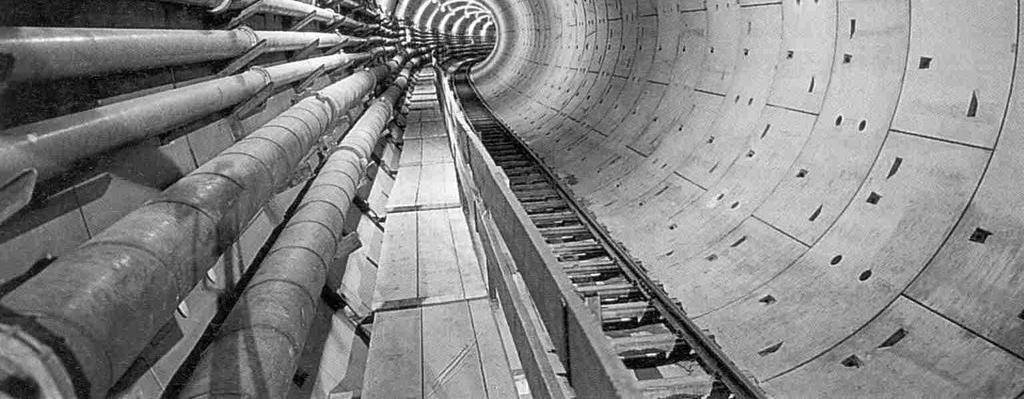 SpB-Vortrieb Der Ausbau des Tunnels erfolgt mit vorgefertigten Betonsegmenten (Tübbings) im Schutz