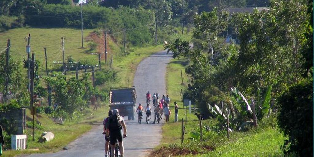 Bedingt durch die anhaltenden Wirtschaftsprobleme sind auf Cubas Straßen nur wenige Autos unterwegs. Das wichtigste Verkehrsmittel vieler Cubaner ist daher das Fahrrad.