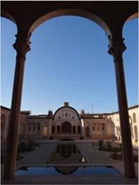 Tag Isfahan Perle des Islam, Spiegel des Paradieses, Hälfte der Welt so wird Isfahan gerühmt. Unter allen Städten Irans ist sie die Schönste!