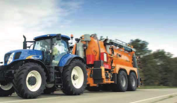 IDEAL FÜR DEN TRANSPORT Ein leichtgewichtiger Traktor ist stets die beste Wahl für Transportaufgaben.