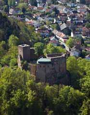 Der rekonstruierte Bergfried bietet einen fantastischen Ausblick auf die Rheinebene und den Schwarzwald.