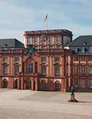 EINE DER GRÖSSTEN RESIDENZEN EUROPAS Das monumentale Barockschloss Mannheim gehört mit seinem weiten Ehrenhof, einer Schaufront von über 400 Meter Länge und einer umbauten