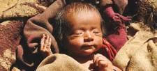 Neugeborenes in Westnepal was wird das Mädchen erwarten? Liebe Freunde, Die politischen Rahmenbedingungen sind weiterhin unberechenbar, Reformen und Wirtschaft stagnieren.