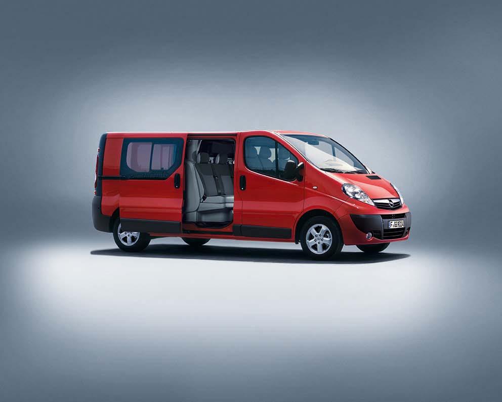 PRAKTISCHE KOMBINATION. Der Opel Vivaro bietet perfekte Lösungen, wenn es um den gemeinsamen Transport von Mannschaft und Material geht.