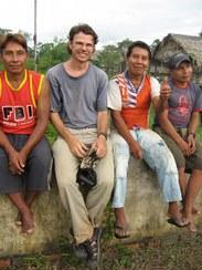 In Rio Branco leben ~2 000 Indios auf 15 Dörfer (auf ~770 000 ha) verteilt. 15 Jahre hat er dort zu-, sich mit Ehefrau Christiane vielfältig eingebracht.