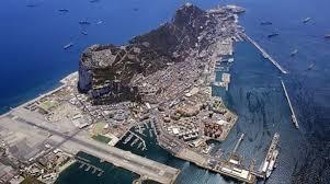 April 2017 An diesem Tag stand der Ganztagesauflug nach der britische Enklave Gibraltar an. Bei der Grenzübertretung nach Gibraltar wurden wir von der britischen Polizei kontrolliert.