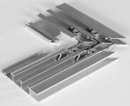VERARBEITUNGS- HINWEISE Herstellung von mechanisch verbundenen Rahmen Profilzuschnitt Es wird empfohlen, die Profile mit hartmetallbestückten Sägeblättern unter Einsatz von Kühlschmierstoff auf