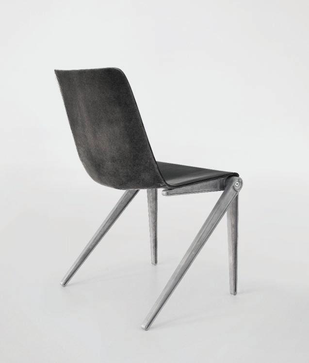 Pylon Stuhl Aluminiumguß mit Polypropylen-Schale.