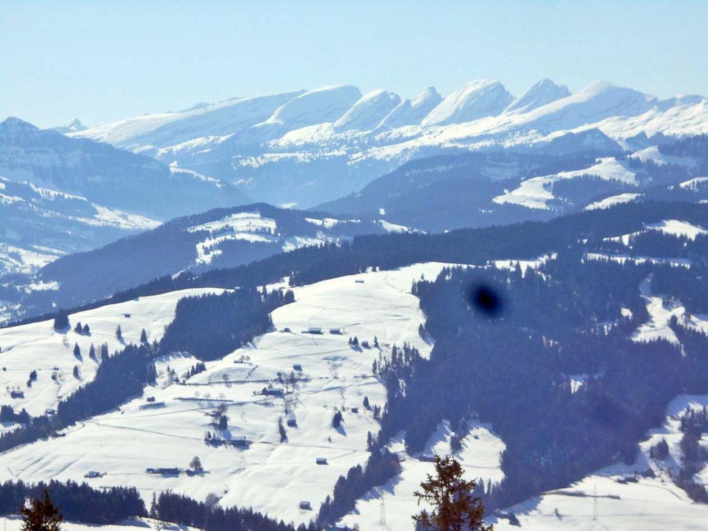 den Glarner Alpen Eine weitere bekannte Bergkette kommt ins