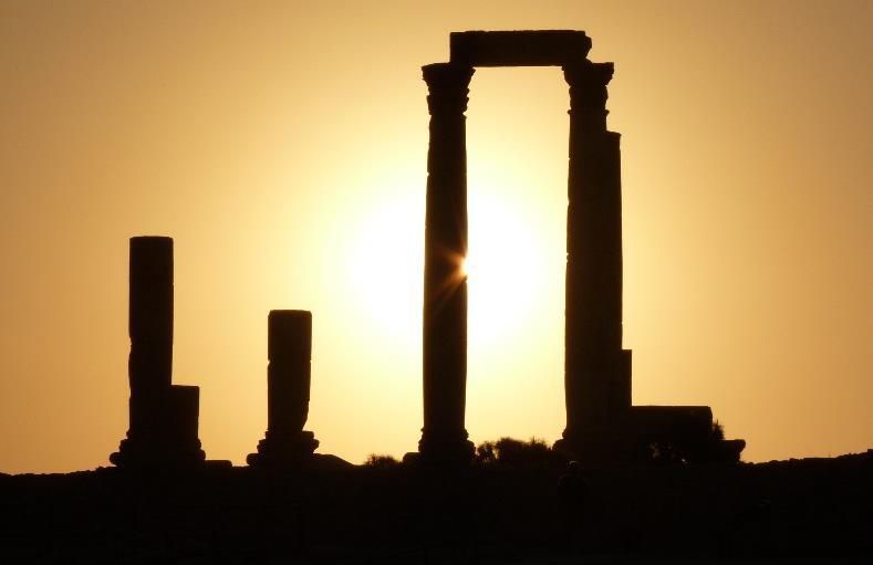 3. Tag Amman Jerash Ajloun Amman Nach dem Frühstück Fahrt zur etwa 45km außerhalb von Amman gelegenen Stadt Jerash, eine der besterhaltenen Ruinenstädte der römischen Welt und seit 6.