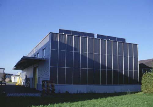 Sonnenkollektoren und Zubehör der Firma Winkler Solar produziert, weiters ist in ihr eine zugehörige Spenglerei untergebracht. Die Produktionshalle mit einem Bruttovolumen von 4.