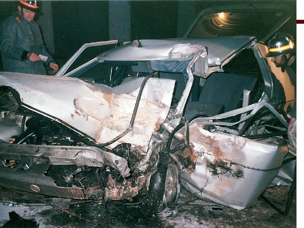 Juni 1990: Brand Holzinger Stadl Herbst 1990: Verkehrsunfall B 138 auf der Behelfsbrücke in der Krems (LKW stürzte um) 26.