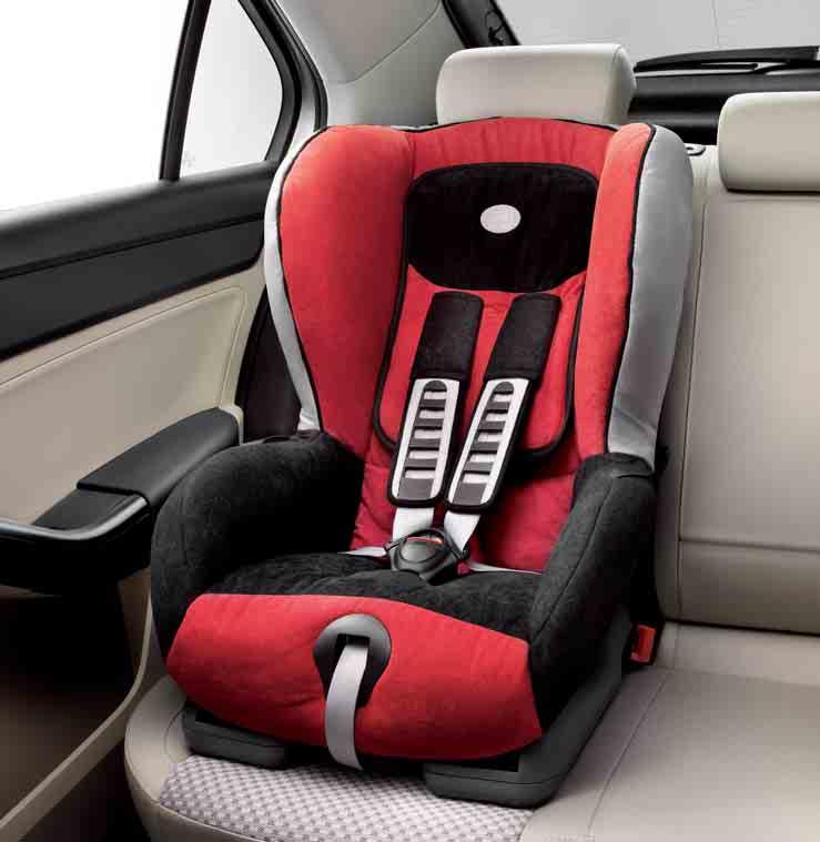 FÜR DIE SICHERHEIT DER KLEINEN Und eine entspannte Fahrt für Sie Die Kindersitze für Ihren SEAT entsprechen höchsten Sicherheitsanforderungen.