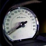 Das Luftdruckkontrollsystem überwacht kontinuierlich Luftdruck und Temperatur aller vier Reifen des Fahrzeugs.