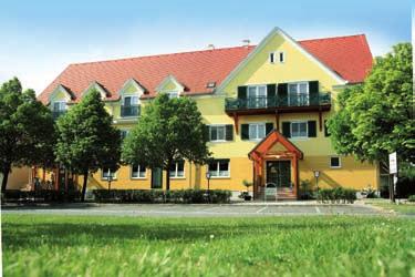 Landhotel Schwabenhof - Hagensdorf Entspannte Atmosphäre: ein besonderer Ort, wo Mensch und Kulinarik im Vordergrund steht.