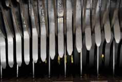 Maximale Schnittleistung Alle vierzig Messer beim Tigo PR sowie fünfundvierzig Messer beim Tigo XR sind präzise auf einer Reihe auf dem robusten Schneidrahmen angeordnet.