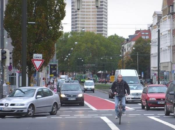 Maßnahmen zur Verbesserung der Radverkehrsinfrastruktur Was wird gefördert? Ergänzung des Wegenetzes für den Radverkehr, bspw.