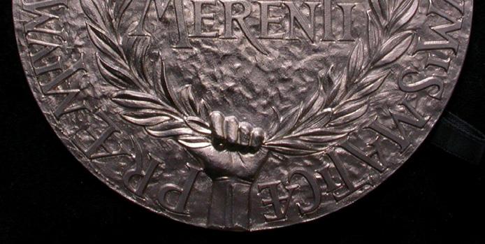 Silbergussmedaille der Royal Numismatic Society, London. Medailleur: Ian Rank-Broadley. Abb. verkleinert (Ø 116 mm).