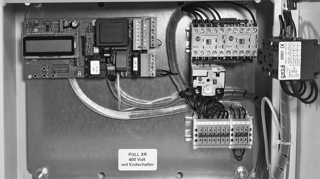 Technischer Aufbau ST XR-400 K1/2 F1 ST S1 KL S1 Komponenten des Steuerungsgehäuses ST Steuerungsprint PULL XR-400 mit LCD Display, Programmiertasten und Anschlussklemmen K1/2 Wendeschützkombination