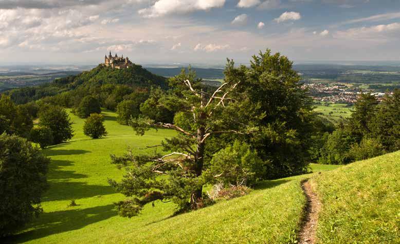 Etappe 3 Von Hechingen nach Burladingen Der Namensgeber dieses Rundwanderweges die Burg Hohenzollern ist sicherlich eines der Highlights dieser Etappe.