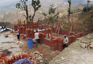 Wiederaufbau zur Instandhaltung der Häuser in Makwanpur wird im Jahr 2017 folgen. Der Wiederaufbau der Schulen zieht sich im ganzen Land in die Länge.